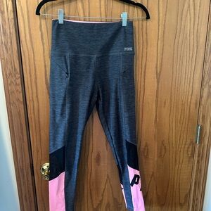 Pink by Victoria’s Secret ultimate capri leggings size small